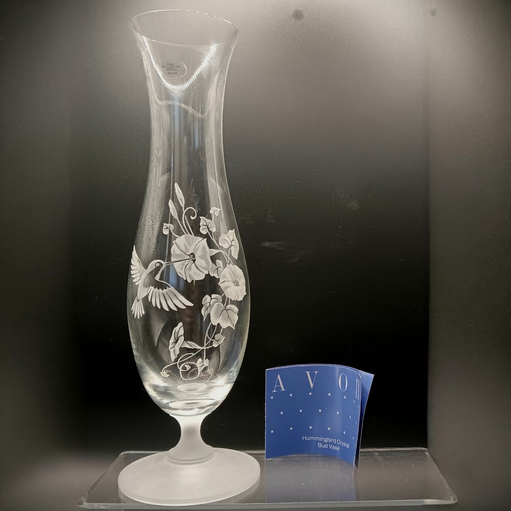 Avon Vintage Etched Hummingbird Lead Crystal Bud Vase 9"